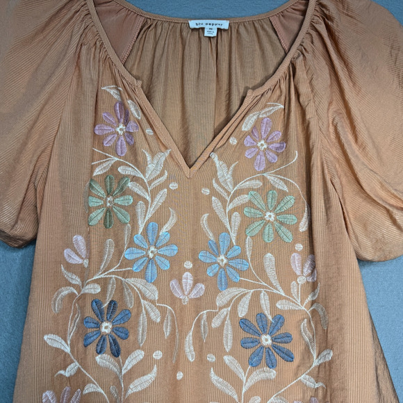 Blu Pepper Womens Embroidered‎ Peasant Size M Top Puff Sleeve Bohemian Cottage - Picture 3 of 6